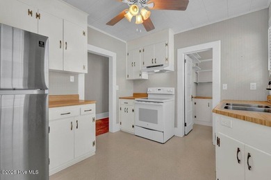 Looking for a classic Wrightsville Beach cottage that's been - photo 22