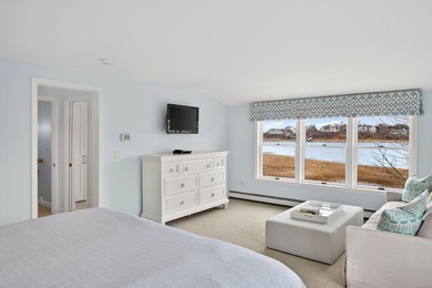 Panoramic Stage Harbor views are the centerpiece of this - photo 23