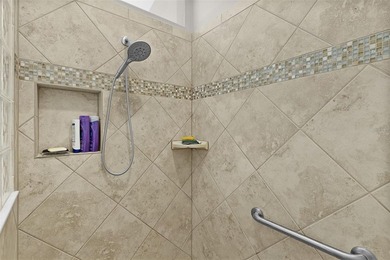 Beautifully maintained 3-bedroom, 2-bath home on a private - photo 29