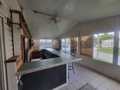 Affordable Luxury in a 55+ Community One of the rare 3-bedroom - photo 8