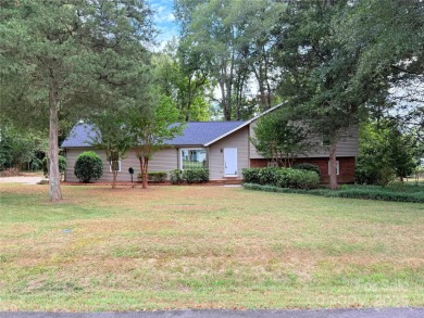 Lake Wylie Home Active Under Contract in Rock Hill South Carolina