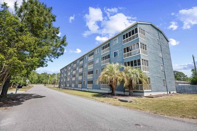 Welcome to Unit 109 in Eagle Lake, a beautifully updated - photo 2