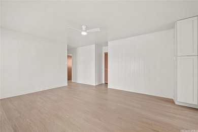 This one's a gem w/wonderful neighbors. Turn-key, move in ready - photo 4
