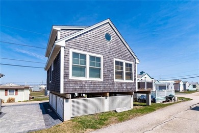 Welcome to your coastal escape in the desirable Roy Carpenter's - photo 1