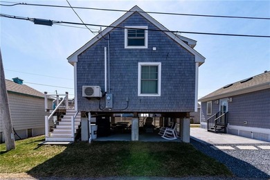Welcome to your coastal escape in the desirable Roy Carpenter's - photo 3