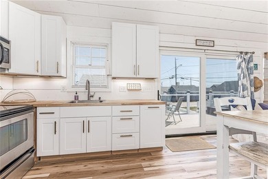 Welcome to your coastal escape in the desirable Roy Carpenter's - photo 9