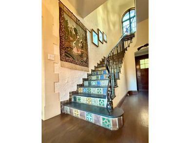 New Listing Fieldston Historic District Classic & Spacious 4-Bd - photo 4