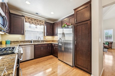 THIS IS THE ONE! UPGRADED THROUGHOUT - TOP RATED SCHOOLS. Modern - photo 15