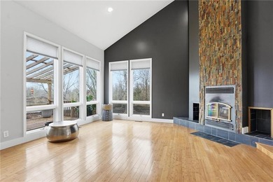 Private Retreat; Endless Possibilities! Tucked away on just over - photo 3