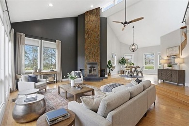 Private Retreat; Endless Possibilities! Tucked away on just over - photo 4