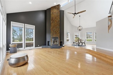 Private Retreat; Endless Possibilities! Tucked away on just over - photo 5