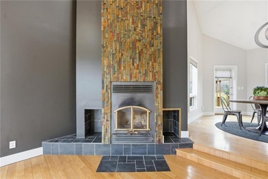 Private Retreat; Endless Possibilities! Tucked away on just over - photo 6