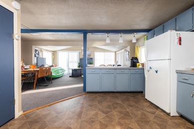 Escape to your own lakeside retreat with this charming 3-bedroom - photo 10