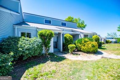 Lake Townhome/Townhouse For Sale in Villa Rica, Georgia