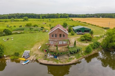 (private lake, pond, creek) Home For Sale in Newton Illinois
