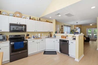 Discover the perfect blend of style and convenience in this - photo 17