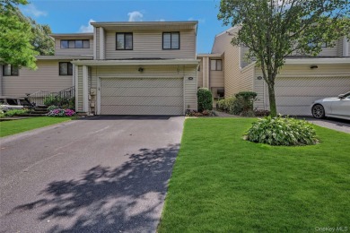 Lake Condo For Sale in Woodbury, New York