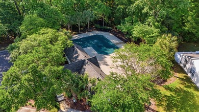 Discover the perfect blend of style and convenience in this - photo 32