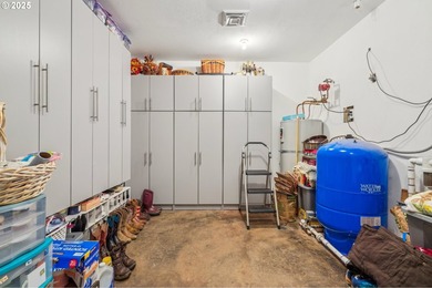Welcome to your dream retreat at 232 Upper Lakeview Dr. This - photo 37