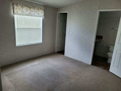 Find your place in the world at Meadowbrook, a well-maintained - photo 4