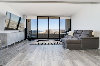 Beautifully renovated 2 bedroom, 2 bathroom residence in the - photo 5