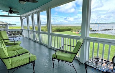 **This is  ULTIMATE river home & its being sold completely - photo 2