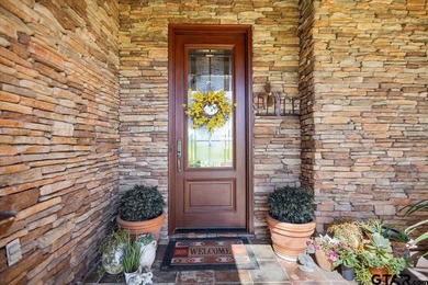 Experience the perfect blend of comfort, luxury, and East Texas - photo 4