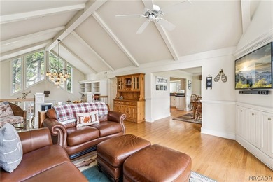 Welcome to an exceptional golf course frontage home set along - photo 11