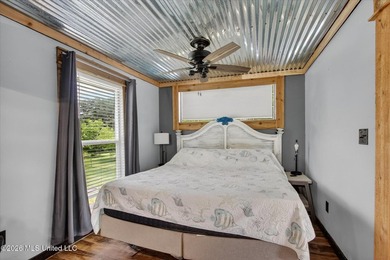 uTucked away on three beautifully landscaped lots, this - photo 17