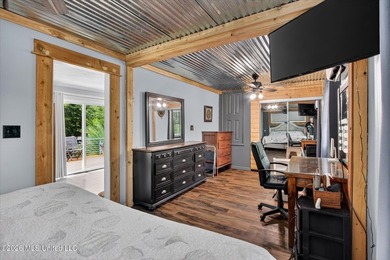 uTucked away on three beautifully landscaped lots, this - photo 18