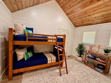 Welcome to Fleur de Lake, a modern luxury cabin perfectly - photo 20
