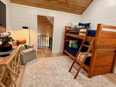 Welcome to Fleur de Lake, a modern luxury cabin perfectly - photo 21