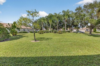Well-maintained home in Aberdeen Country Club featuring 2 - photo 23
