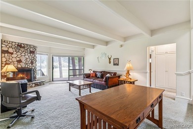 Welcome to an exceptional golf course frontage home set along - photo 25