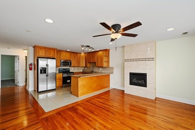 Welcome home to this fabulous 3-bedroom, 2.5-bath townhome - photo 6