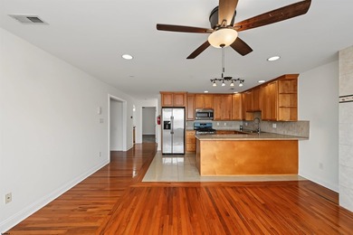 Welcome home to this fabulous 3-bedroom, 2.5-bath townhome - photo 7