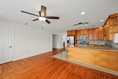 Welcome home to this fabulous 3-bedroom, 2.5-bath townhome - photo 8