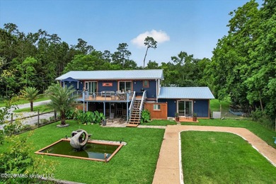 uTucked away on three beautifully landscaped lots, this - photo 29
