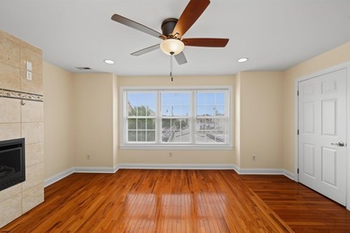 Welcome home to this fabulous 3-bedroom, 2.5-bath townhome - photo 9