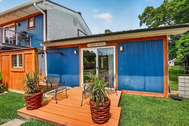 uTucked away on three beautifully landscaped lots, this - photo 30