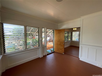 Rare opportunity to own three separate homes on one lot! Live in - photo 7