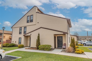 (private lake, pond, coastal) Home Sale Pending in Oceanside New York