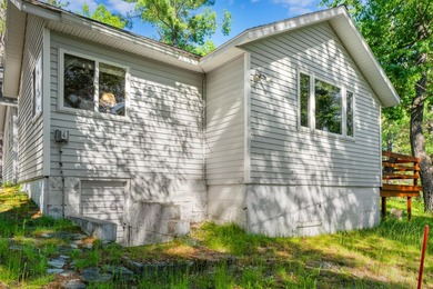 Well-maintained 2-bedroom, 1-bath home offering a beautiful lake - photo 17