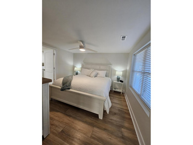 Welcome to luxury lake front living! This beautiful totally - photo 18
