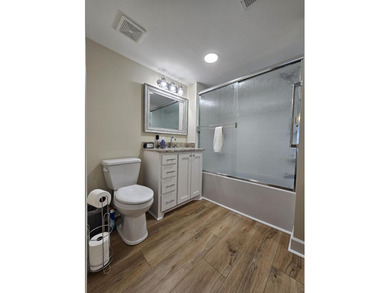 Welcome to luxury lake front living! This beautiful totally - photo 19