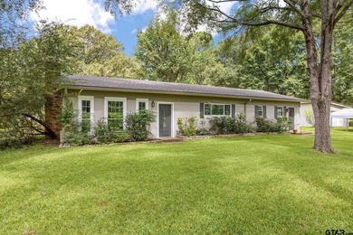 Well cared for 3/2 with a large shop, on just over an acre, near - photo 2