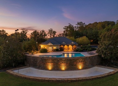 Enjoy a resort feel as you view Cherokee Lake from your living - photo 3