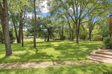 Well cared for 3/2 with a large shop, on just over an acre, near - photo 4
