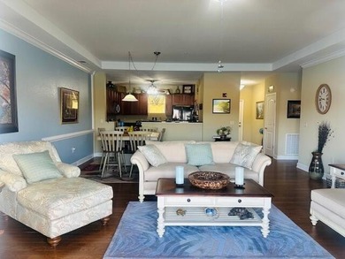 Enjoy a resort feel as you view Cherokee Lake from your living - photo 4