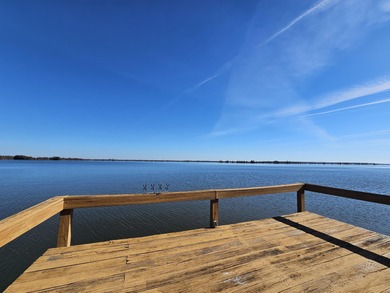 Welcome to luxury lake front living! This beautiful totally - photo 27